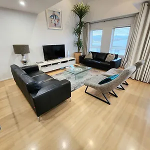 Spacious 4 Bedroom And 2 Bathrooms City Apartment