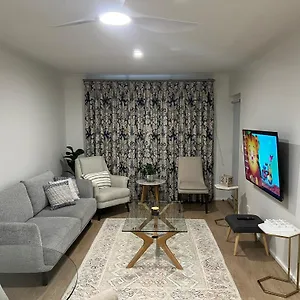 Central - 3br, 2bath & Carpark Apartment